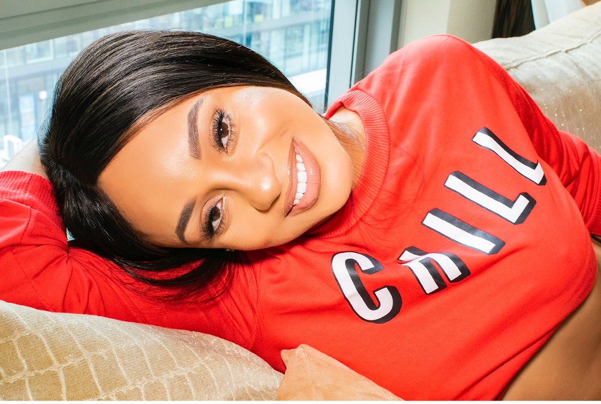 TheRealTahiry's tweet photo. act normal for me please https://t.co/AaDQk71moC