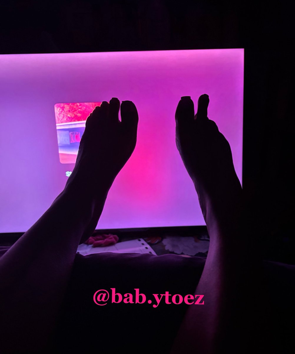 bbabytoez's tweet photo. Nights like this💖👣💜 #feet #feetfetısh #pretty #feetandtoes https://t.co/GDk8U5IxVn