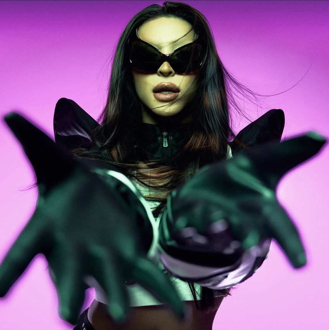 pcdbrasil's tweet photo. The Pussycat Dolls e Pabllo Vittar devem lançar uma nova parceria.

Seis anos após o engavetamento do remix de “React”, que seria lançado em 2020 para acompanhar a primeira passagem do grupo pelo Brasil, mas que foi cancelada devido à pandemia, há rumores de que uma nova colaboração entre as artistas pode ser anunciada em breve.