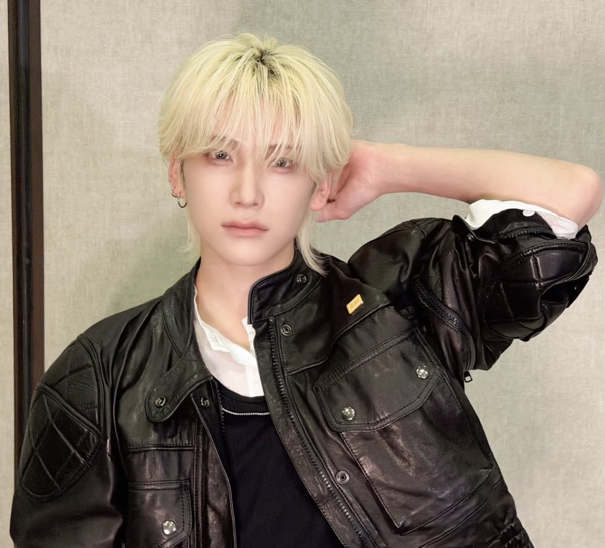 doiesv's tweet photo. yuma ah gomen oomf chan save me https://t.co/slyglySz51