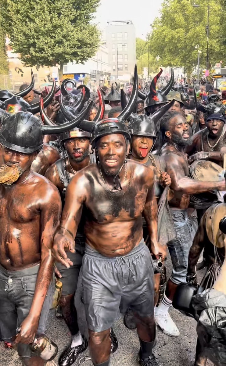 TheDivineBruxa's tweet photo. The Jab Jab at Notting Hill carnival - 🧵 https://t.co/CuGVGONxjm
