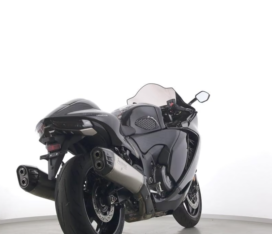 WaldisSwab's tweet photo. Suzuki GSX 1300 RR HAYABUSA - AKRAPOVIC🌩️ https://t.co/5LYMzNURkC