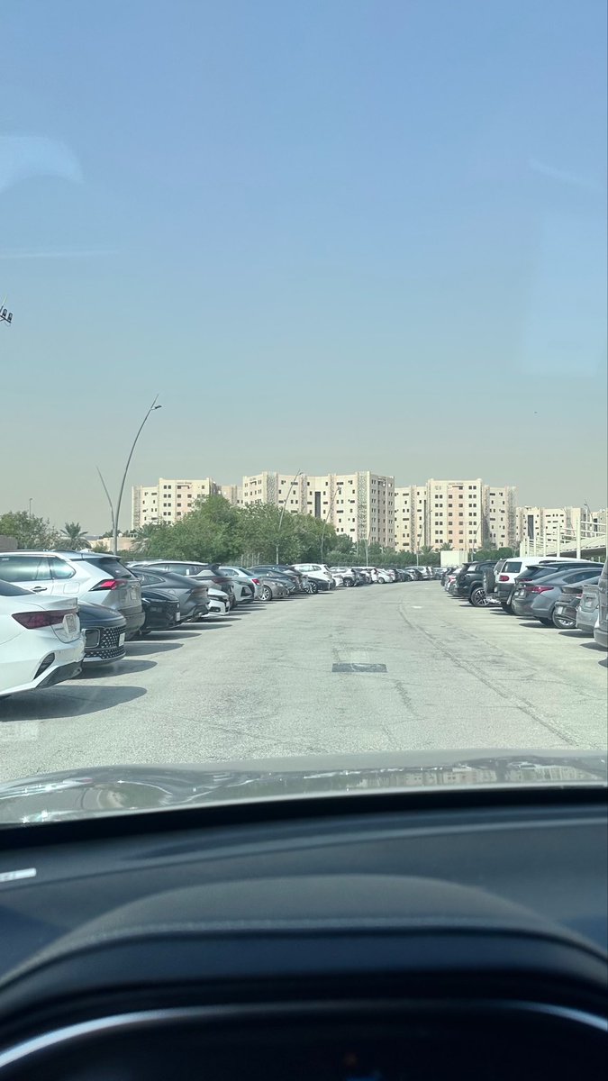 SWEtheGOAT's tweet photo. بنات انتبهوا من صالة ثلاثه توني شايفه بنتين ينسمون كفرات السيا��ات وينحاشون https://t.co/Sn4QY3sZBw