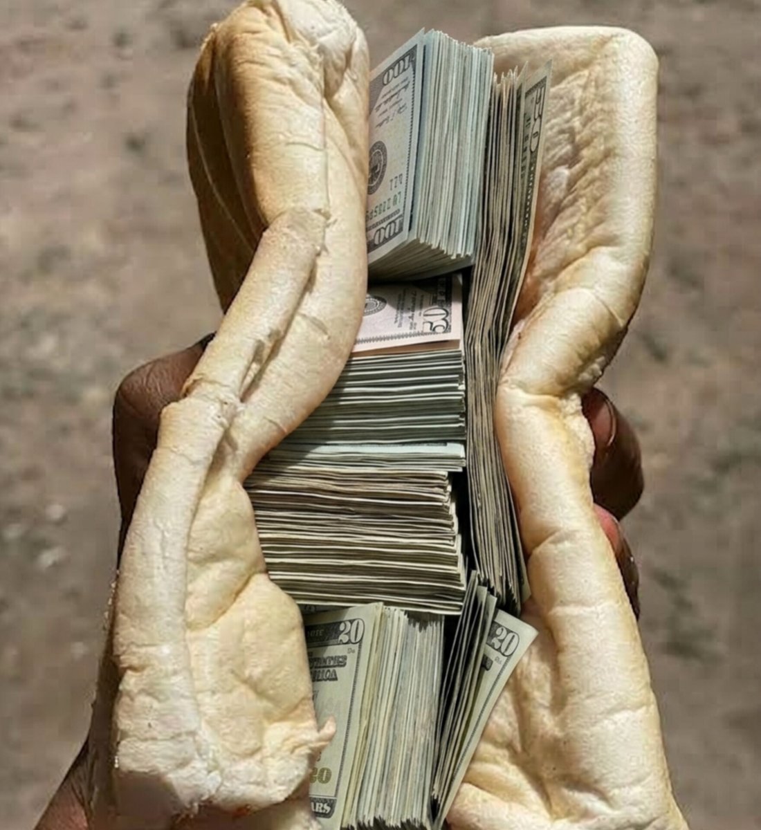 33Austin_'s tweet photo. Money buys happiness, this month I'm making a whole lot. 

I want a huge pile, I don't know about you https://t.co/qLdZ2vAXWH