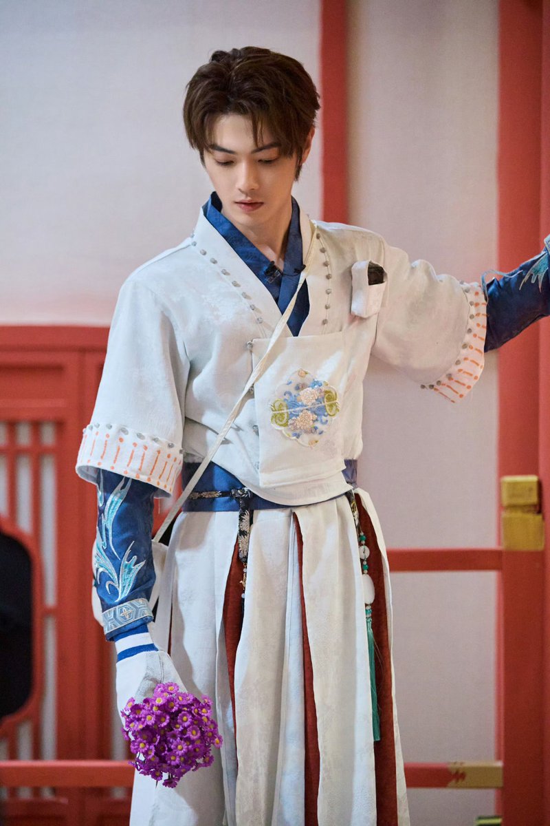 xkdiary's tweet photo. #xukai #许凯 | 260901 ♡
Great Escape Official Weibo Update!
Sparks are flying during the team challenges at the Yunqizhi Mansion! Player Xu Kai has had his competitive spirit ignited and is giving his all in every showdown.
#greatescape https://t.co/x6EhxiJXfs