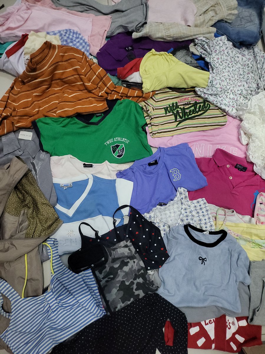 berrypiebread's tweet photo. preloveddd open kostt baju2 gemesss sm bawahan (maaf cardigan habissss) ke kostt ajaaa yaa kalo ada yg mau pilih2 atau coba cobaaa (cewe only) https://t.co/xJ4ZfKpOfM