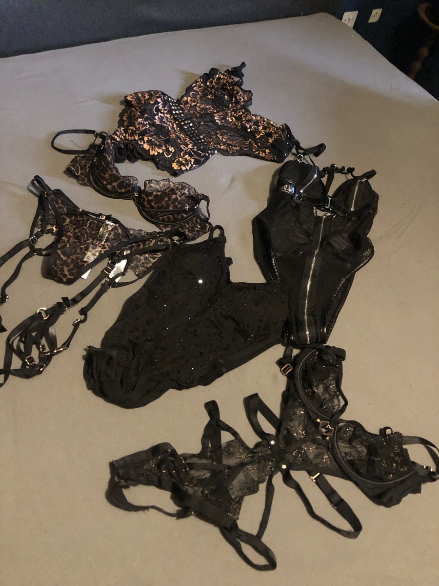 JenniferWorkgil's tweet photo. What kinda vibe are we feeling? Packing the bags for adventures🔥💦. https://t.co/U4Y7KxZnfv