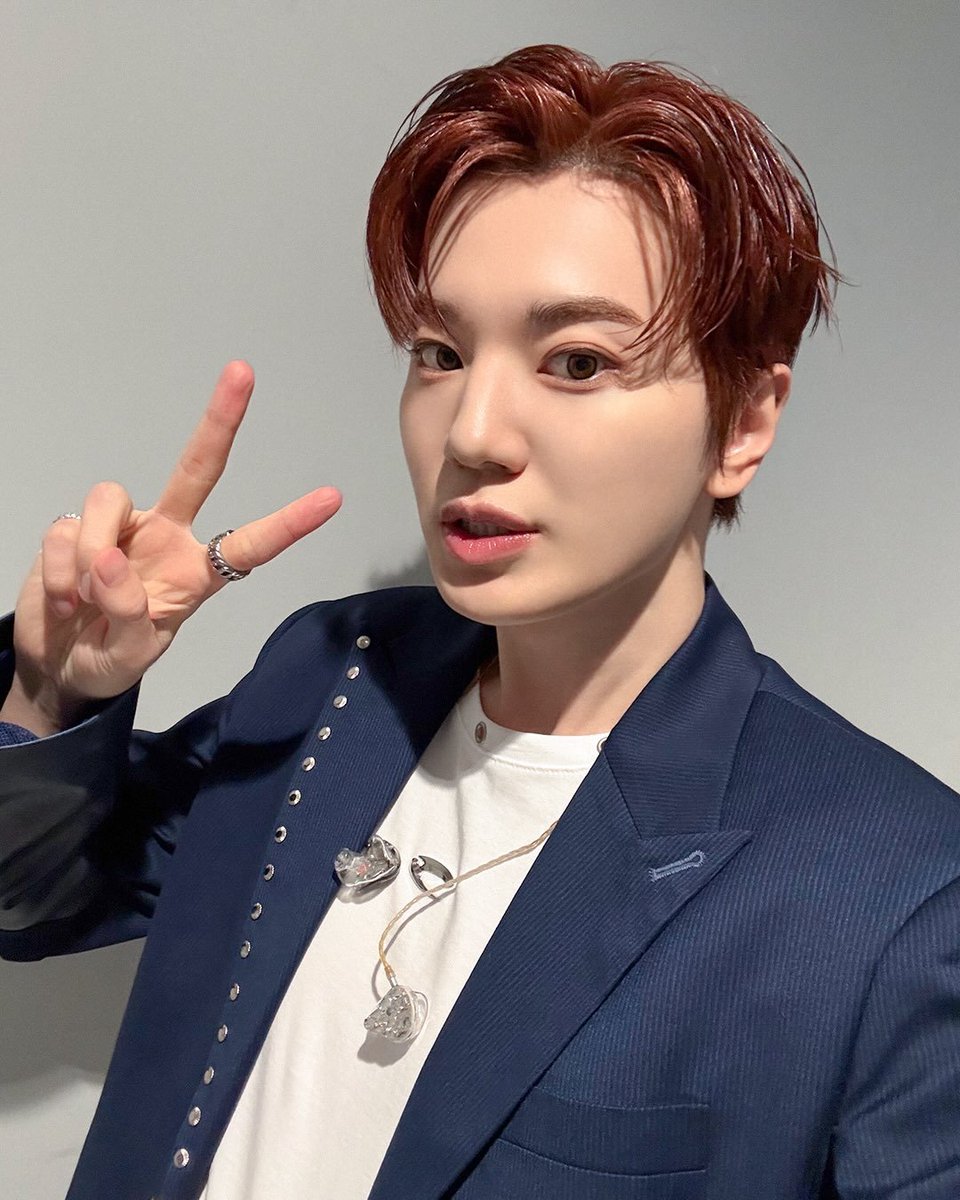 ifntinfo's tweet photo. [SNS] 260901 INFINITE Sungjong Instagram Update 

"Red red ♥️ Selca REDRED"

#인피니트 #성종 #이성종 https://t.co/F49azsIZev https://t.co/wxp6vY9iwe