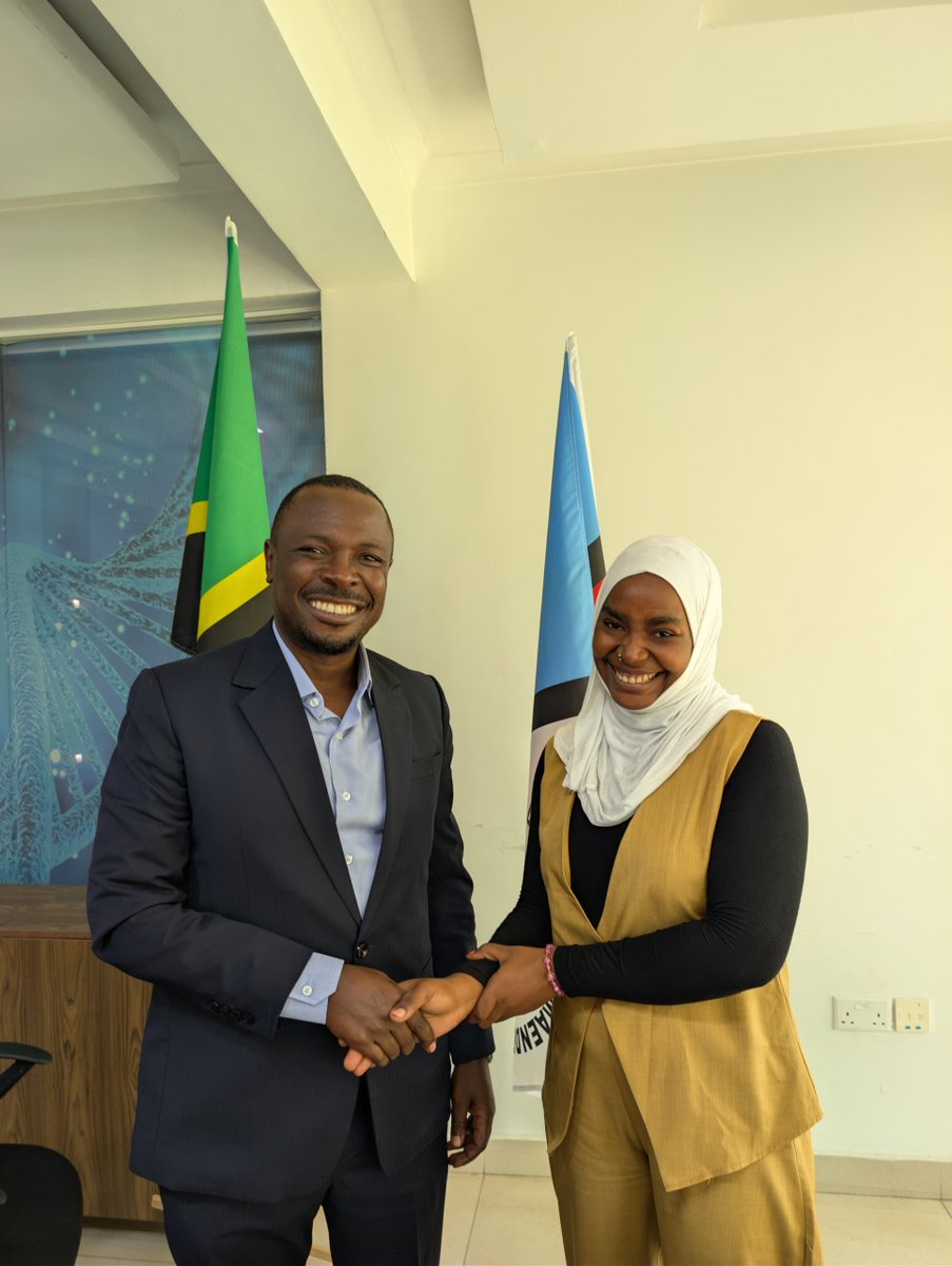 PrettyCure2024's tweet photo. Sitting down with the sharp and tough minded Makamu Mwenyekiti wa CHADEMA @hechejohn 🙌🏾

We all know Mheshimiwa Heche is not someone to take lightly. he is a tough no-nonsense leader, na ukweli ni kwamba ukienda kufanya naye mahojiano you really have to do your homework. https://t.co/Fw80iZWeey