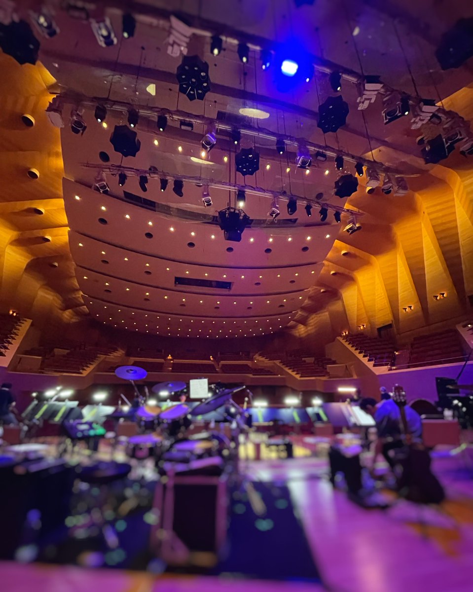JunMochizuki's tweet photo. 8/14 GORO NOGUCHI CONCERT 2026
「A new chapter〜新たな章へ〜」@サントリーホール
ドラムで参加させていただきました🥁
五郎さんの溢れ出る才能、探究心、そして開拓し積み重ねられてきた歴史の深さに知れば知るほど敬服するばかりです。
自分も日々精進してまいります。
ありがとうございました！ https://t.co/REb4npyCSE