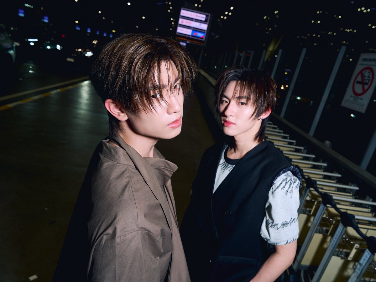 th_hashtag's tweet photo. 📸 เก็บภาพ Airport Look ของ โทมัส @tthomastc ก้อง @kongjiro_ และเวฟ @waavetnp ก่อนออกเดินทางสู่กรุงโซล เพื่อร่วมงาน Seoul Fashion Week และงานของแบรนด์ MMAM ในวันที่ 3 กันยายนนี้

#legend_TH
#ThomasKong
#tthomastc #KongJiro
#waavetnp
#MMAM #SeoulFashionWeek https://t.co/bu7T6HkspR