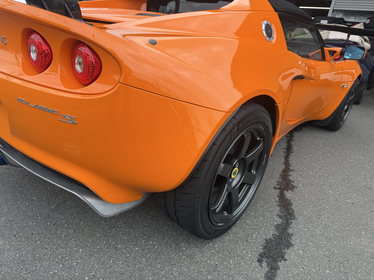 TiRacingtir's tweet photo. 【🔧🟠エリーゼ ご入庫】
エリーゼ、お客様ご入庫です!
はるばる山形県よりお越しいただき、ありがとうございます。
遠方から安心してお任せいただけるよう、
しっかり点検・整備させていただきます!
#エリーゼ
#ロータス
#TiRACING https://t.co/YDxpkwQyK6