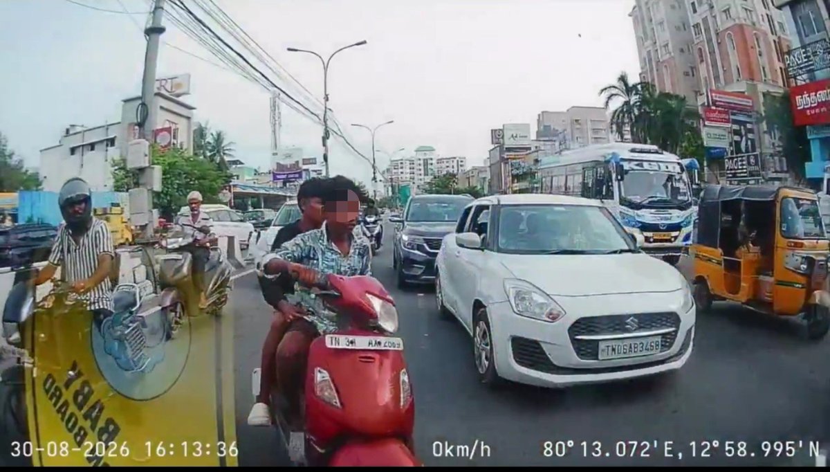 reclaimchennai's tweet photo. Vanakkam @ChennaiTraffic minors riding scooter that too without helmet. 

Please seize the vehicle and challan the parents.

⏰ 30-08-2026, 16:13:36

📍80.13072, 12.58995, Velachery 100 feet road, Kalyan jewellers signal

🛵 TN31AX2669

👮 Velachery J7 traffic PS https://t.co/vanmrVccbL
