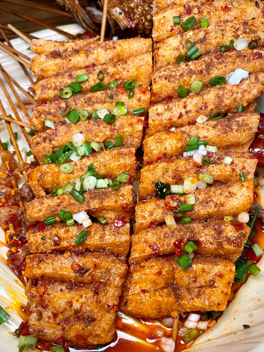 peach855010's tweet photo. Craving crispy fried potato skewers from the street stall! Salt, chili and that perfect crunch hit every time ， https://t.co/5HzPb9J9CH
