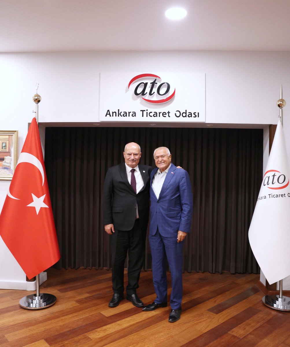 Velisaritoprak's tweet photo. Kuruluşunda yol gösterdiğim,yardımcı olduğum KİİD Karadenizli iş insanları Derneğinin kurucu başkanı Özgür Aydın ı ve Başkan Yardımcısı Barış I ATO Başkanımız Gürsel Baran a tanıştırdık.Derneği ,amaçlarını ve hedeflerini anlattılar. https://t.co/A3P5egIp6J