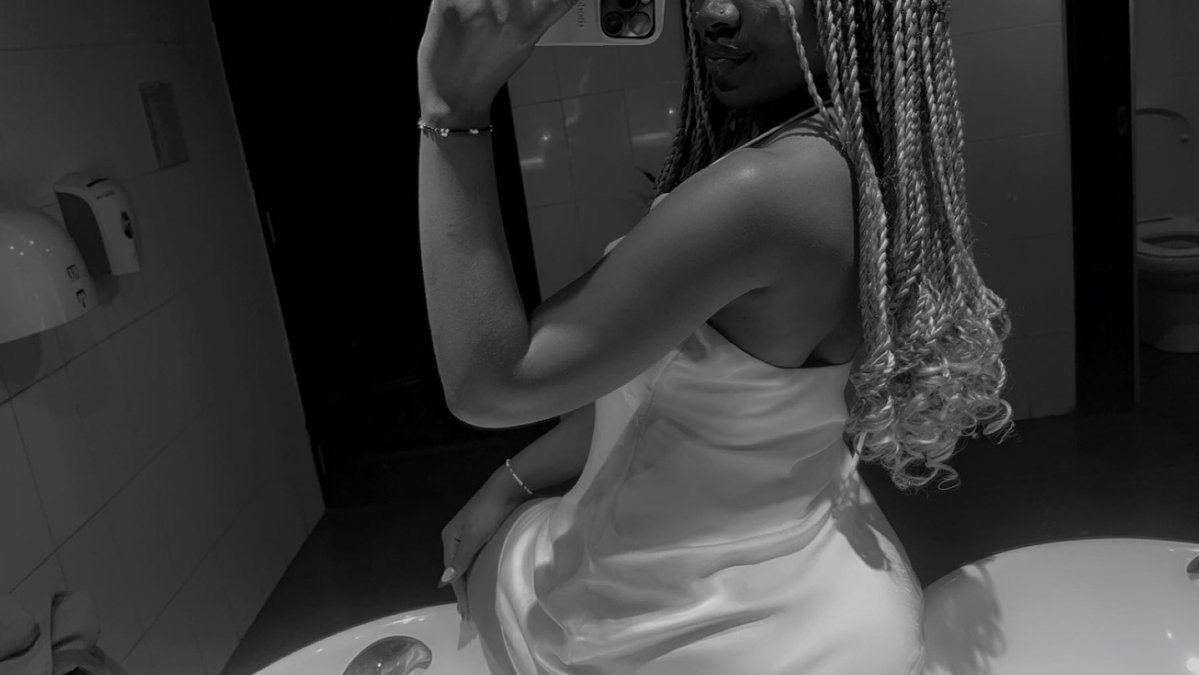 shestasham's tweet photo. Feeling sexy✨ https://t.co/likg0X4eGL