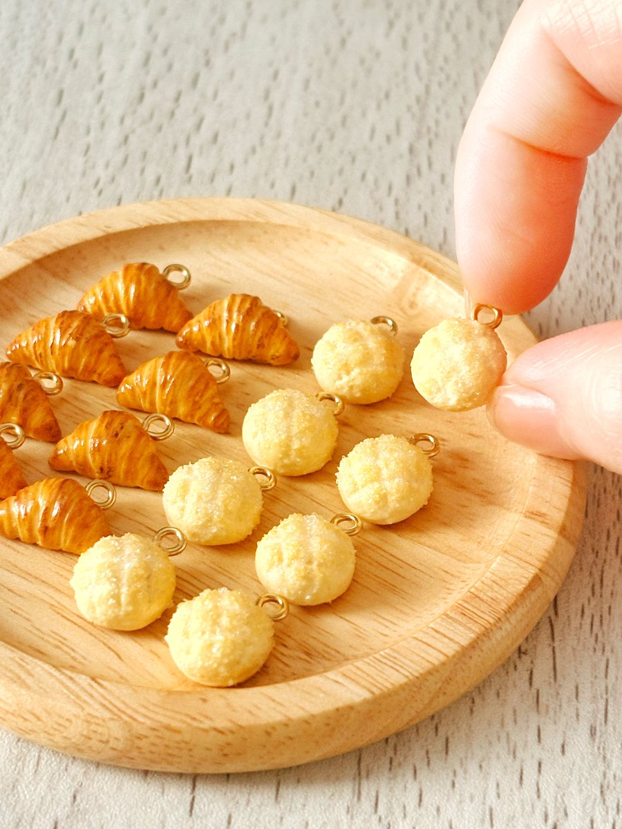 kyamini_mgmg's tweet photo. #こねて生まれたもの
#粘土の日

こねたものたちが小さな食べ物たちになります🍽️

#kyamini https://t.co/ZW0HNYWcMw