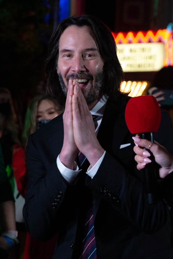 KeanuReeves1764's tweet photo. Always grateful for everything, I'm blessed 🤍🤍 https://t.co/VsFAlLjcxL