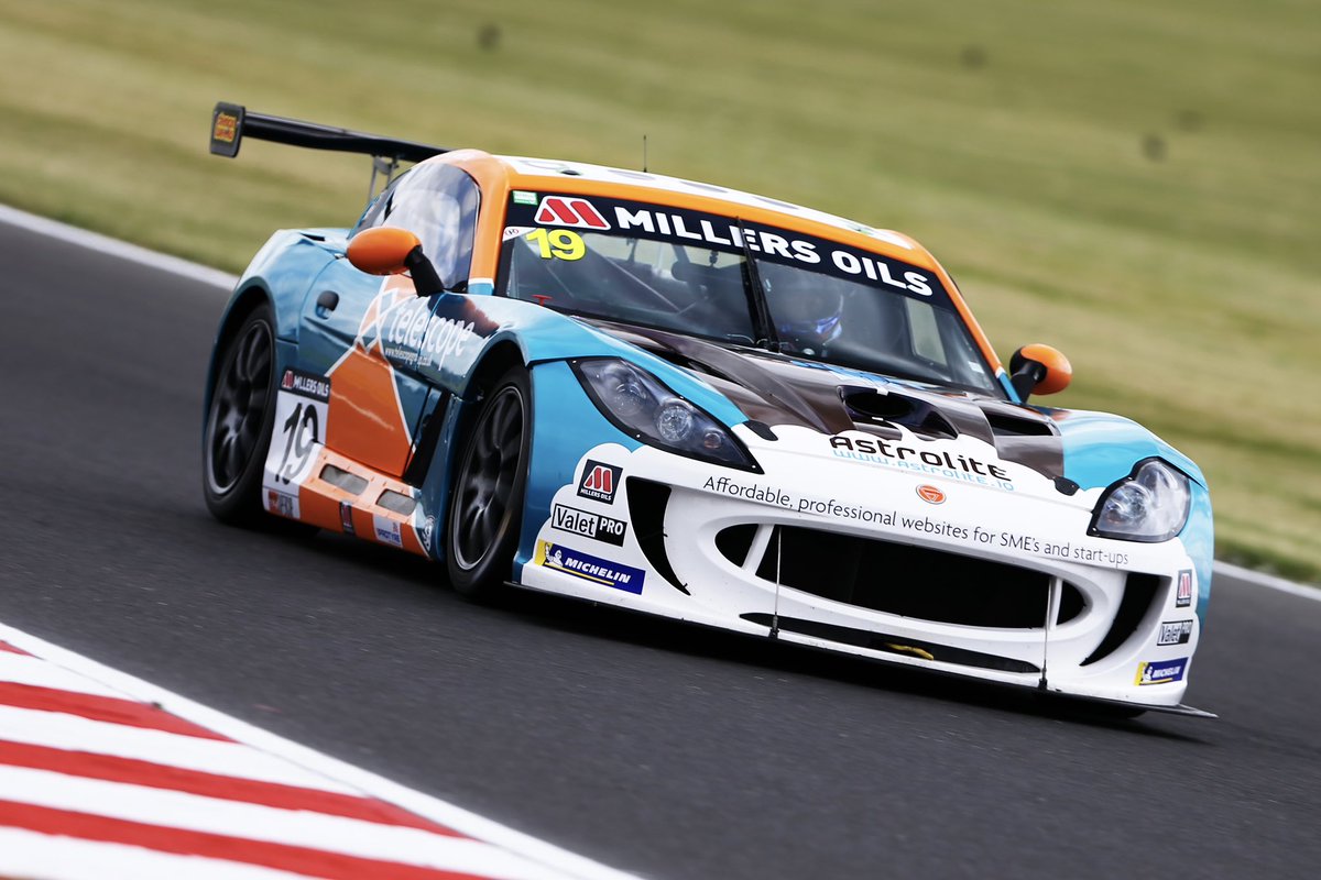 CarlGarnett's tweet photo. Itโs an amazing feeling to have achieved my 50th podium finish racing a Ginetta! ๐
I really enjoyed my time in the Ginetta championships, and now competing in Britcar. Hopefully there are more trophies to come this season and beyond!
#CG19 @TeamTelescope https://t.co/fj0zhLljtp