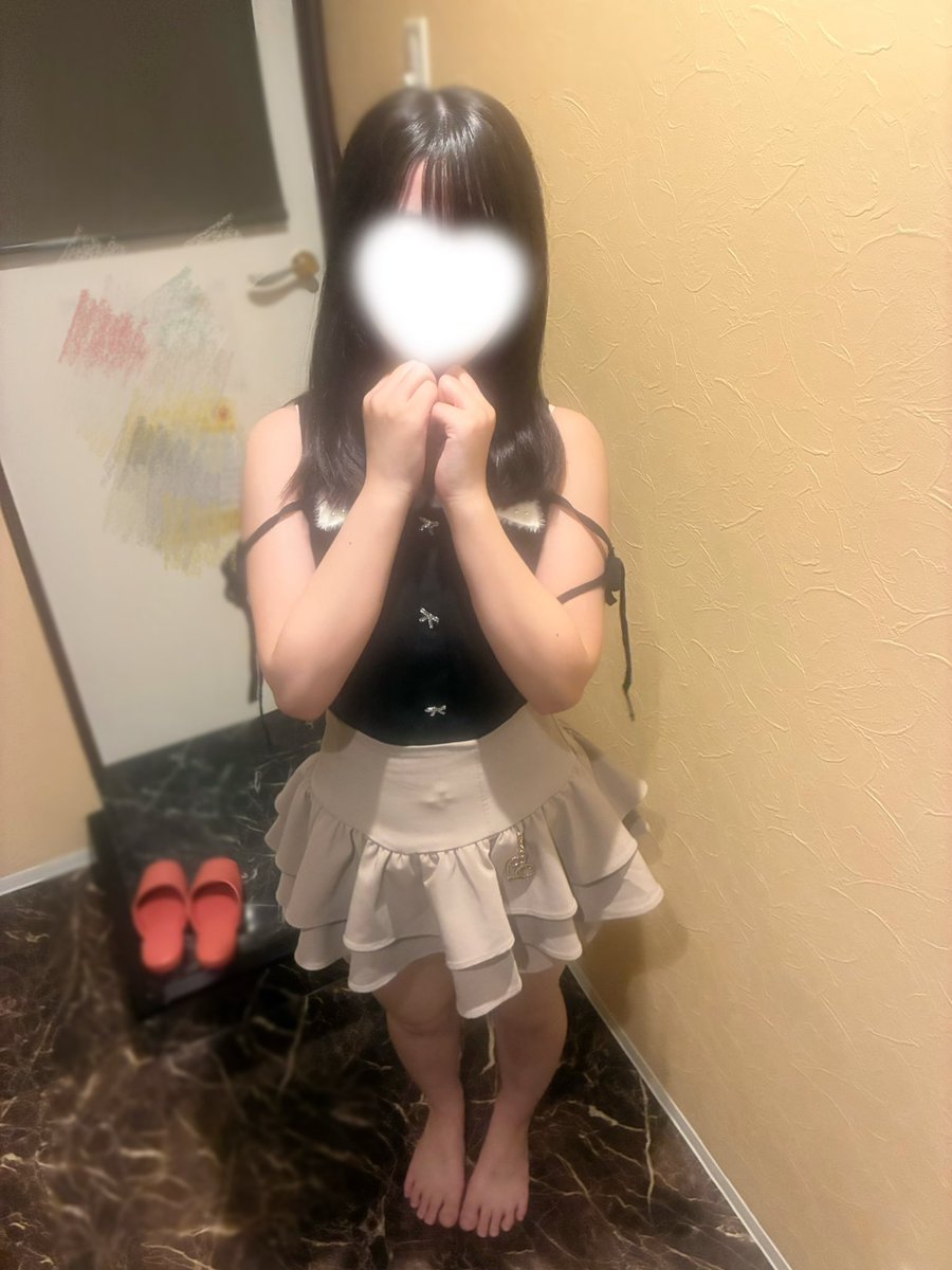 hananochan0804's tweet photo. 退勤だよ！今日は私服出勤のレアな日でした♪♪
みんなにおすそ分け🫶🏻💕 https://t.co/cfi6xTDl01