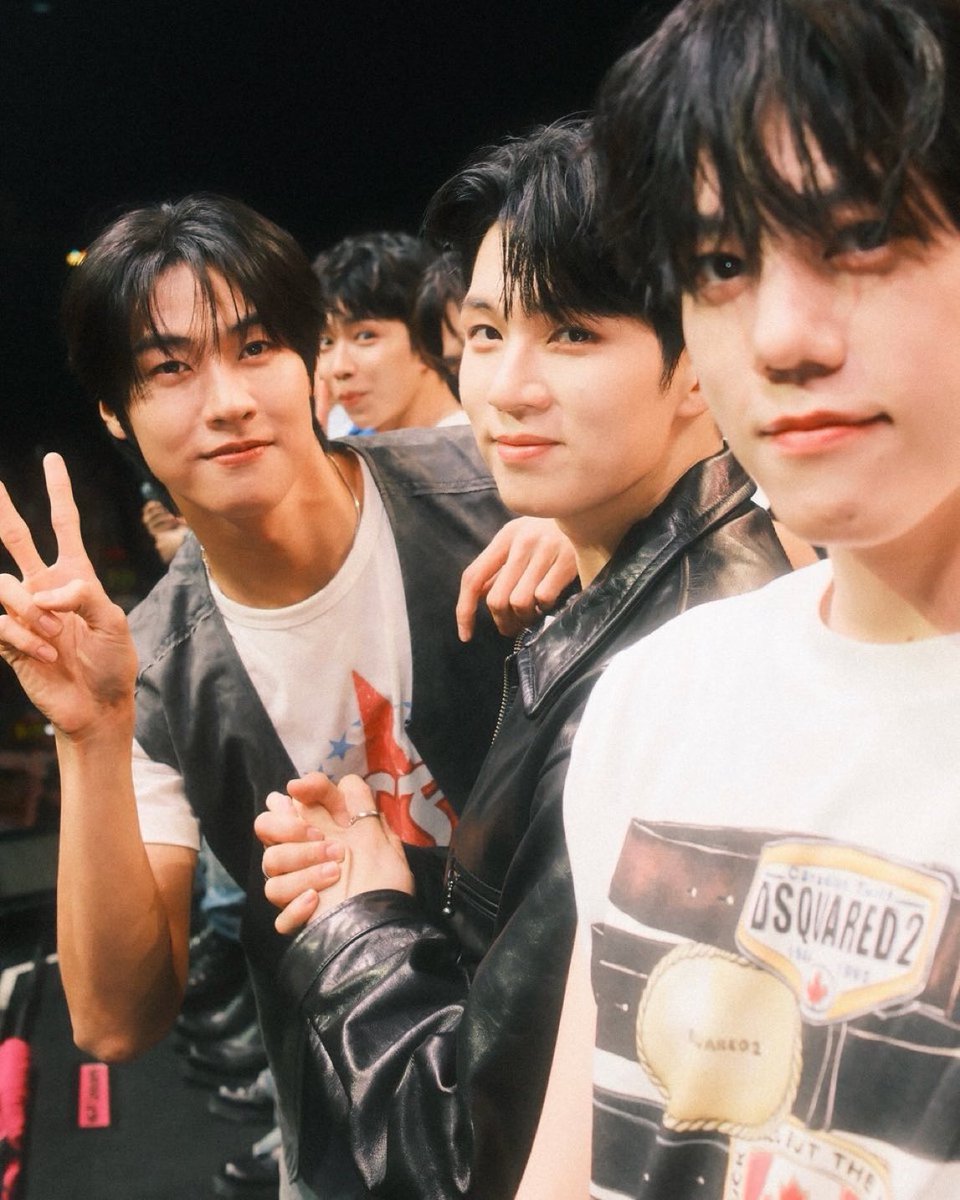 044182Zero's tweet photo. 헐😻😻😻🫰🏻😻🫰🏻😻😻 https://t.co/dbcgyx99js