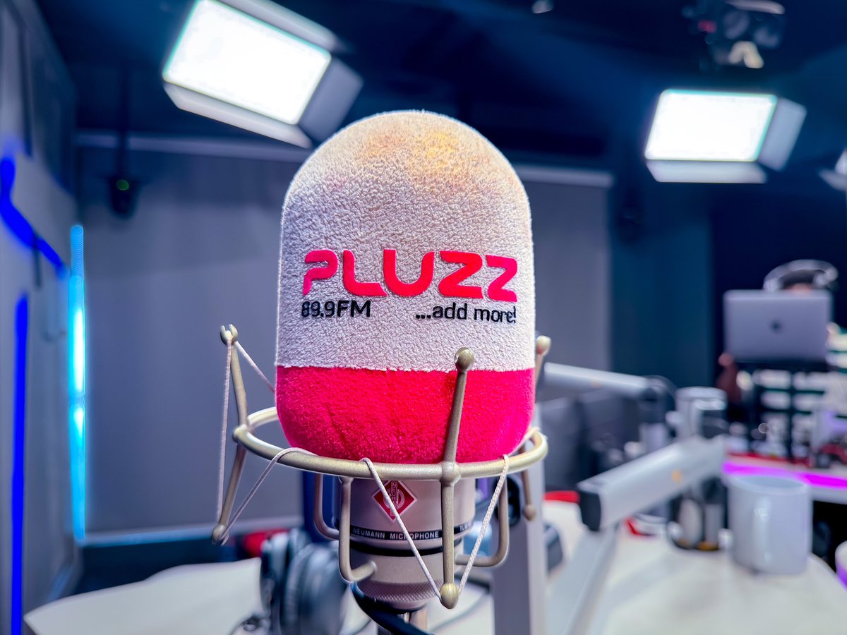 PLUZZ899FM_'s tweet photo. Where all the magic happens! Coming to you live with all the vibes and energy from our studios at @3musicnetworks HQ, Abelenkpe! 🔥🎙️

#AddMore 
#AccrasMusicLeader https://t.co/kTgk0Ru20H