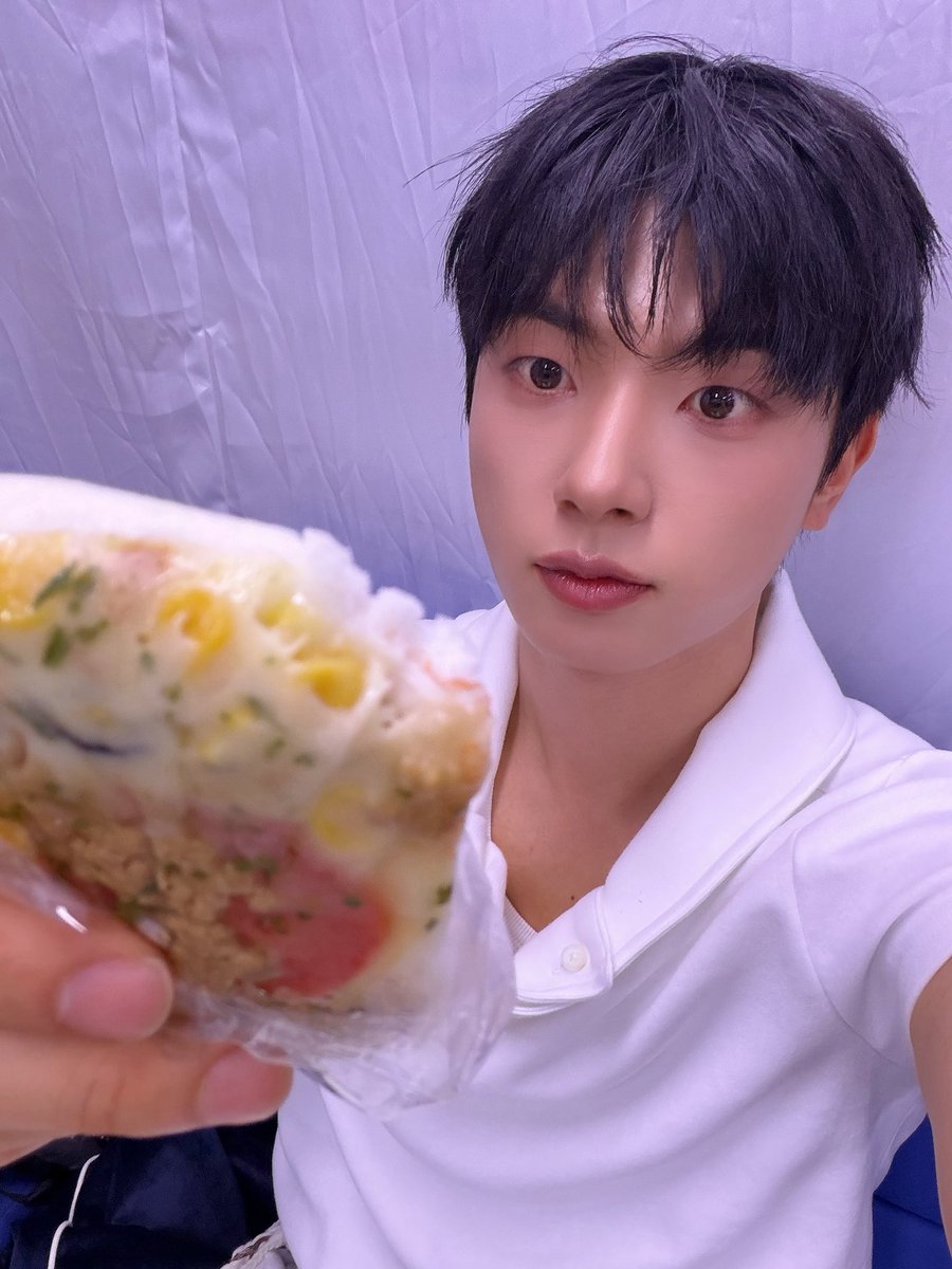 ssussu11's tweet photo. 푸하하핳 바부 귀여워 https://t.co/4PDxauDVQY