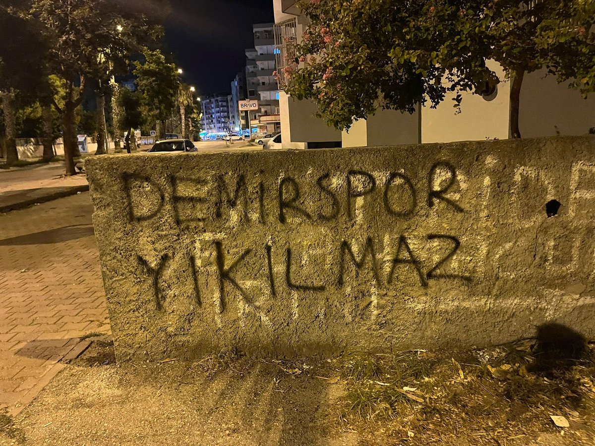 ceyhantayfa's tweet photo. Günaydın büyük Adana Demirspor Ailesi ! 

Uyuya kalmışız gece mesaisi yaptık 🤗 💙🩵 https://t.co/gTv9WoJc6H