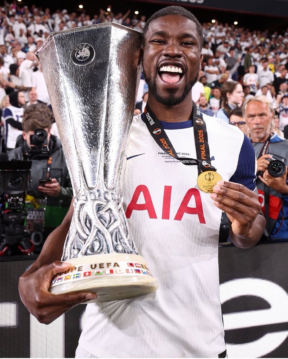 Lilywhite_Rose's tweet photo. 🇦🇹 Thanks for everything Big Kev 

49 #thfc appearances 

Coming on after 79 minutes in Bilbao and blocking literally everything United could throw at us especially during those 9 minutes of added time. 

Go well at Sunderland 👊 https://t.co/0C01xwd20h
