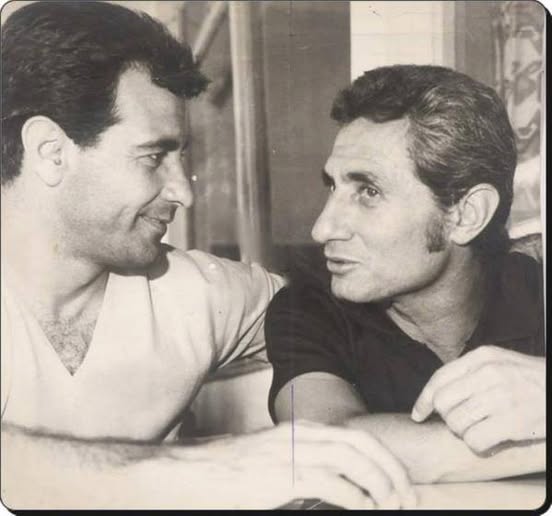 ataturca's tweet photo. Lefter ve Metin, 960'lar. Saha dışında da beraberler. https://t.co/R610GStYHb