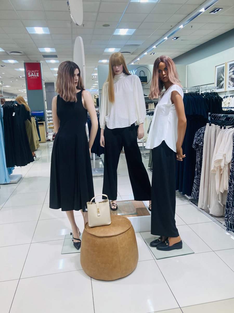 grace_letsatsi's tweet photo. I love Woolworths Merchandising style 😢🔥❤️ the aesthetic is so clean and demure 🙂‍↕️🔥 https://t.co/XabskqI8Vf