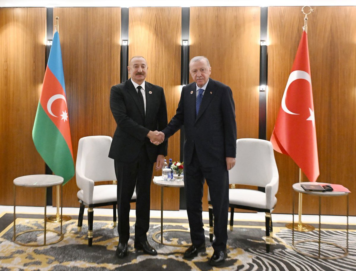 AnarMammadov17's tweet photo. 🇦🇿🇹🇷 Bişkekdə İlham Əliyev ilə Rəcəb Tayyib Ərdoğan arasında keçirilən görüşdən https://t.co/uVn82G2H7s