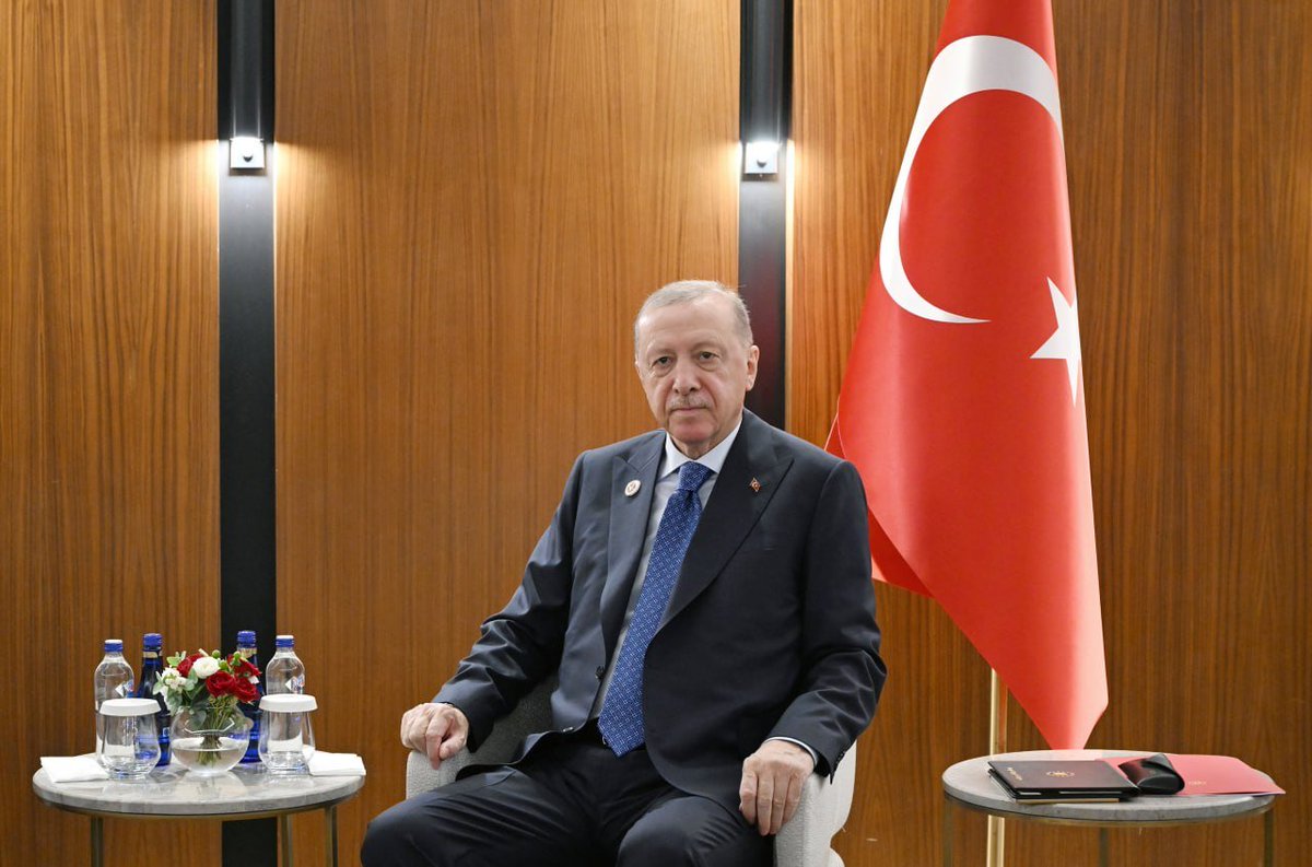 AnarMammadov17's tweet photo. 🇦🇿🇹🇷 Bişkekdə İlham Əliyev ilə Rəcəb Tayyib Ərdoğan arasında keçirilən görüşdən https://t.co/uVn82G2H7s