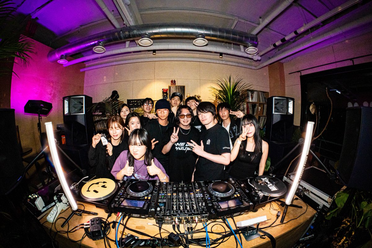 XenoSounds_'s tweet photo. WE DIE YOUNG &amp; OUTDOORTRACKERS.
at XIMXIM Bar

B2B with @arkiartist @sizz_kr 

@WEDIEYOUNGrec @/outdoortrackers(Insta) https://t.co/m5LG3lsZ9W