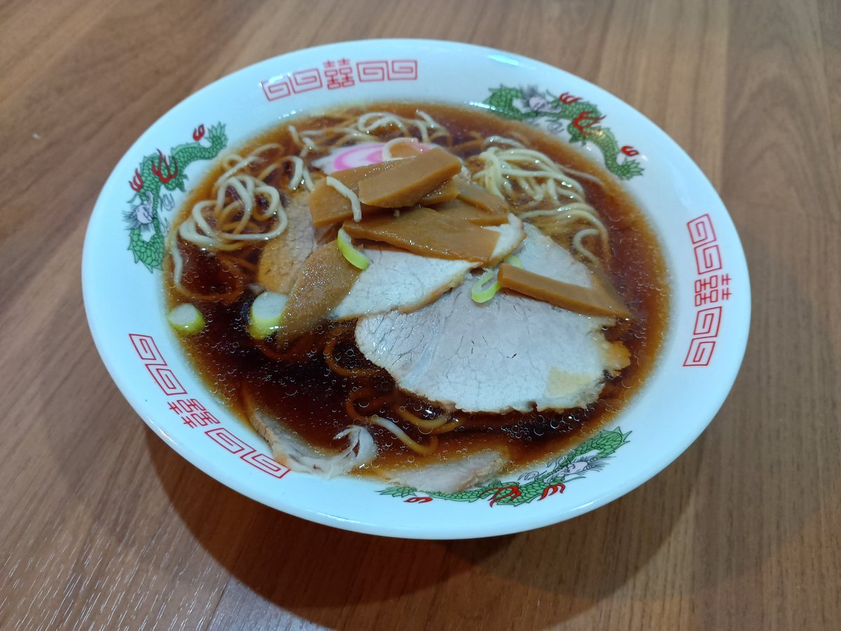 master_thailife's tweet photo. 89バーツのチャーシューメン。
ニュータッチのカップラーメンを思い出しました。
これはこれでリピート確定です。
お店の名前は8番ではなく、
Q bang ramen

#ウドンタニ #日本食 #タイ生活 https://t.co/WnFVTVLXF7