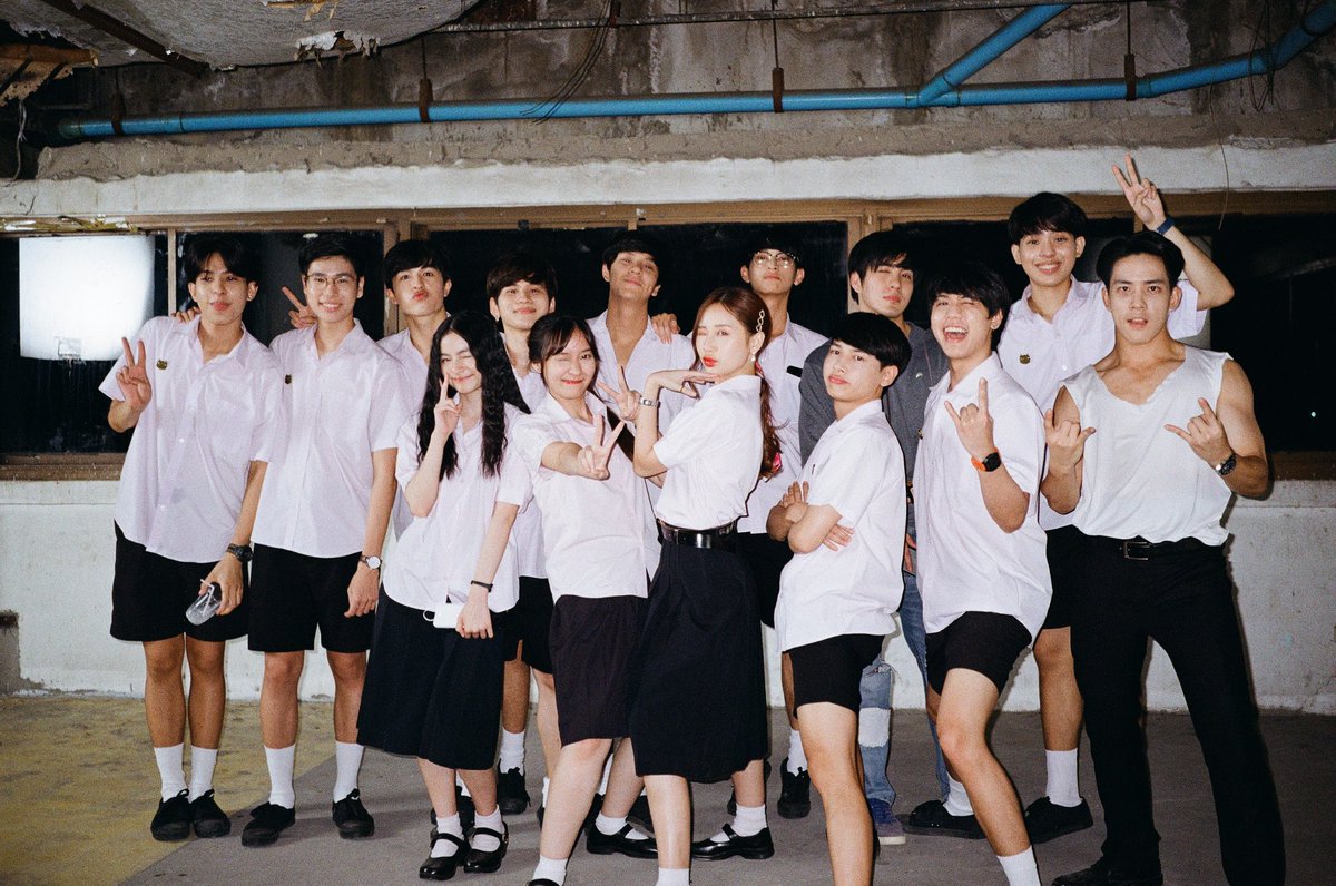 fksbff's tweet photo. the baddest bitches can't always be in LA, someone has to hold it down in Ritdha High School https://t.co/TwiEdspJft