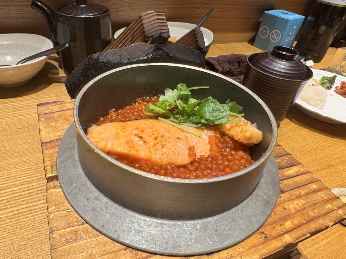 Pie_VRC's tweet photo. #食堂せざき 
昨日の誕生日の
馬車道の行きつけの和食屋さん行ってきた https://t.co/0j3RTxhieY