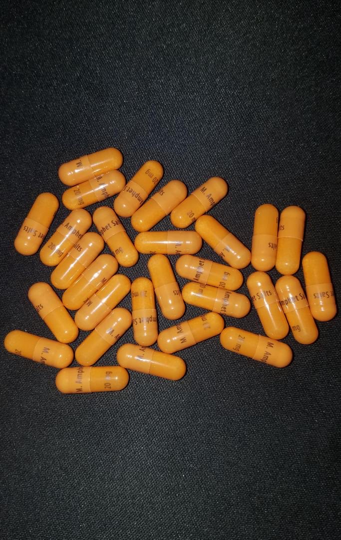 blazedbratz's tweet photo. @limitlesstack I love my doctor/plug https://t.co/ZVOcy7UAjl