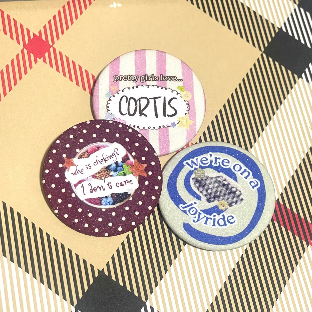 keonhoaegi's tweet photo. 🧁 new favorite trinkets unlocked (˶>⩊<˶) the details are sooo pretty ! tysm for the giveaway @cortmailz ♡

 #cortmailzproof ‹𝟹 https://t.co/ppn4wpl0FJ