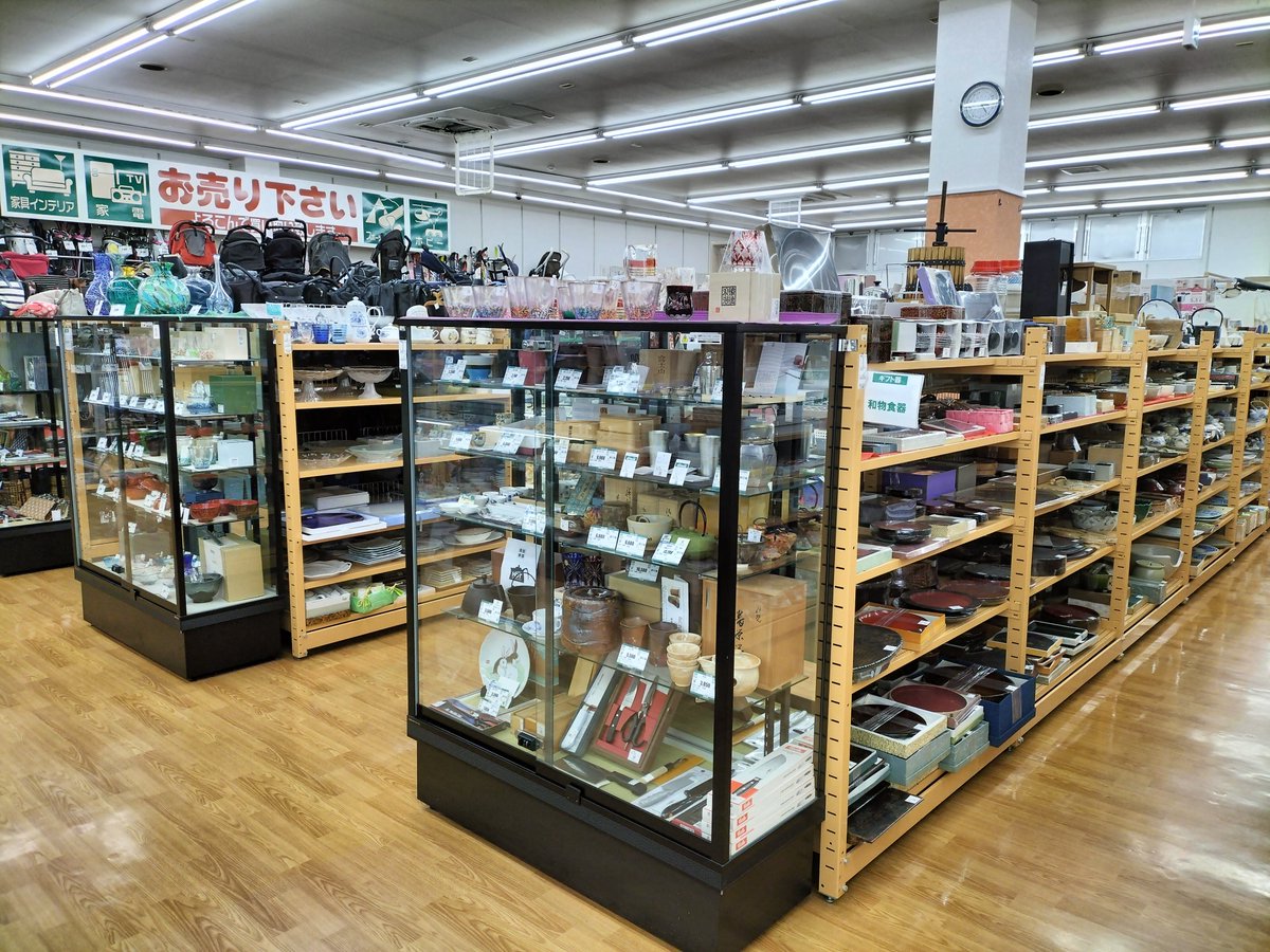 offhousehiro's tweet photo. #オフハウス弘前店 です👋😃
早くも9月になりました🍁
当店では家具や生活家電、衣類や食器スポーツ用品など幅広く買取を行っております☺️
涼しくなりお片付けも捗る季節なのでよろしければご不要になったお品物をお持ち下さいませ✨
#ハードオフリユースでSDGs強化月間 https://t.co/VZxxP4aPq5