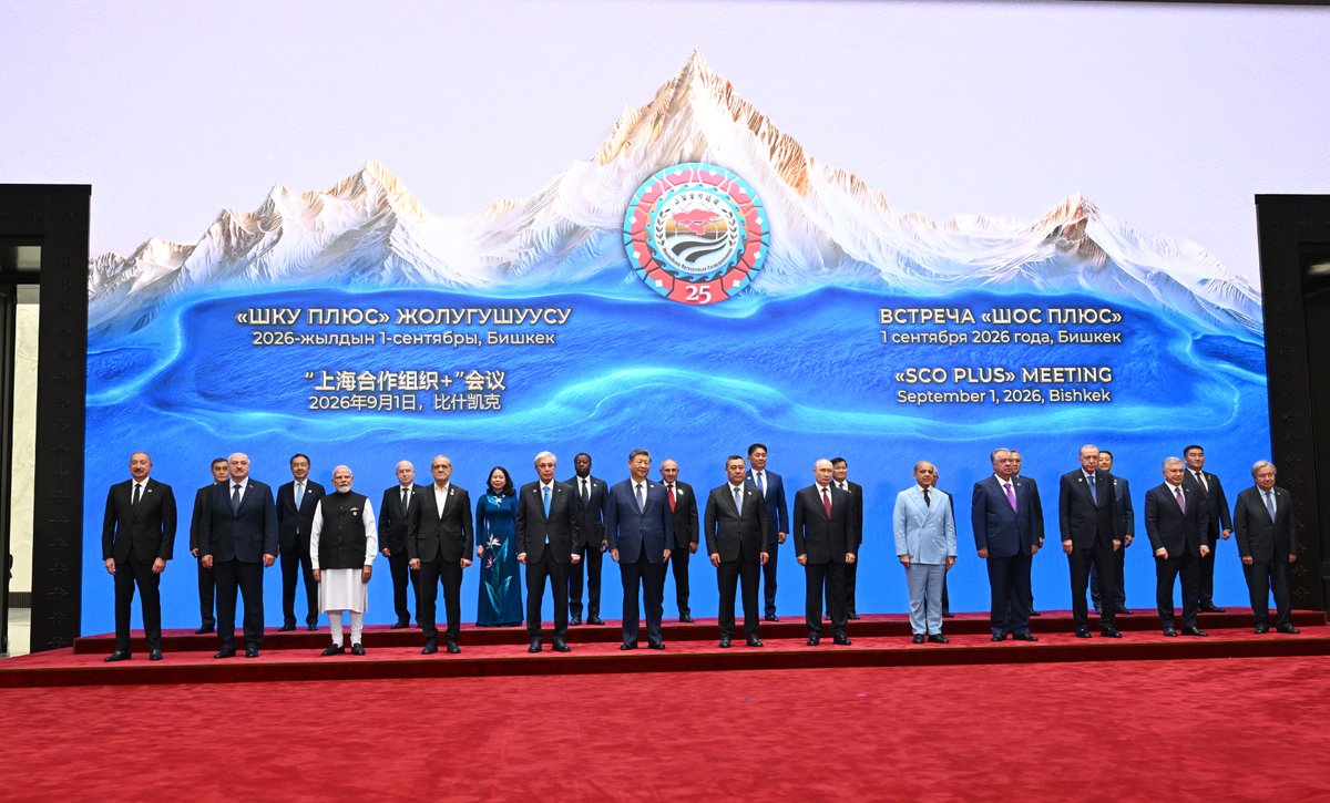presidentaz's tweet photo. With heads of state and government on the sidelines of the “SCO Plus” meeting in Bishkek https://t.co/k1OIR9dh6t