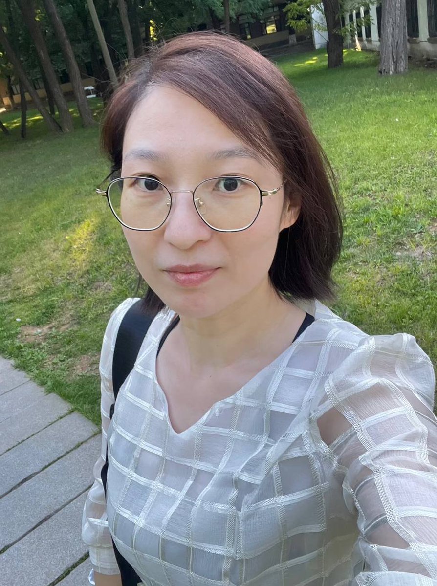 ppymly's tweet photo. 30多岁的宝妈，孩子才刚上幼儿园。晚婚晚育确实挺好，但缺点也很明显——老公已经满足不了我了。 https://t.co/qGiu80KA5W