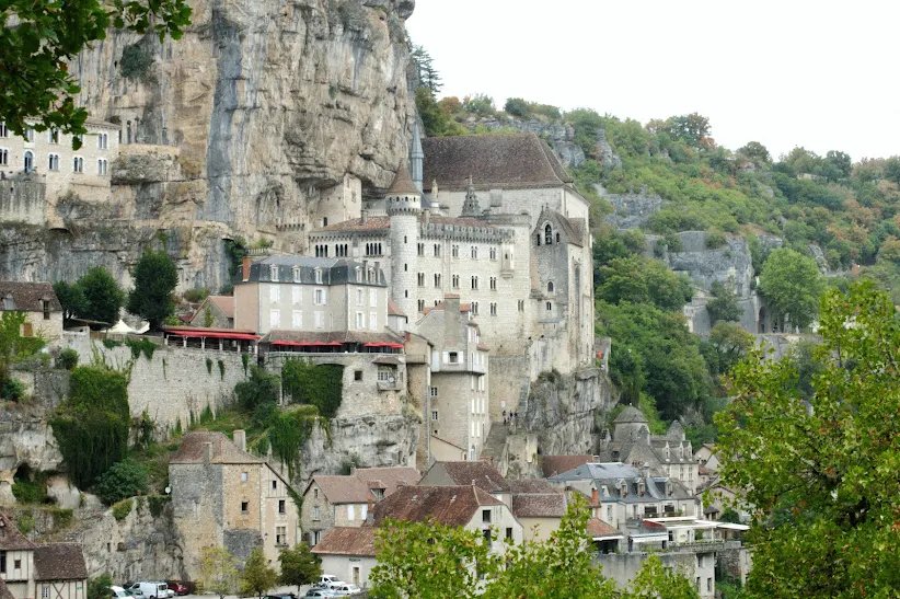 lamiche3960's tweet photo. @PerseusLeGrand En France nous avons #Rocamadour https://t.co/jfFpqzkHd7