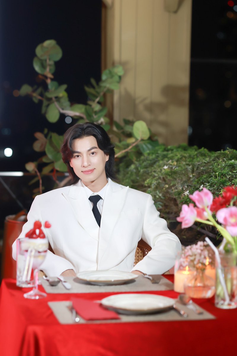 tb_entofficial's tweet photo. กลัฟร่วมสร้างค่ำคืนสุดพิเศษใน Meet &amp; Love Your Skin with Sewa

@gulfkanawut 
#SewaXGulf #GetYourGulfSkin #GulfKanawut https://t.co/bPW1UpPEVh