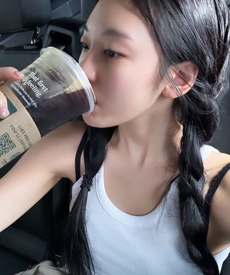 ngumpuldulu's tweet photo. @ND__SAN Terima kasih oppa buat kopinyaa 😼☕️ https://t.co/0IEdpf953z