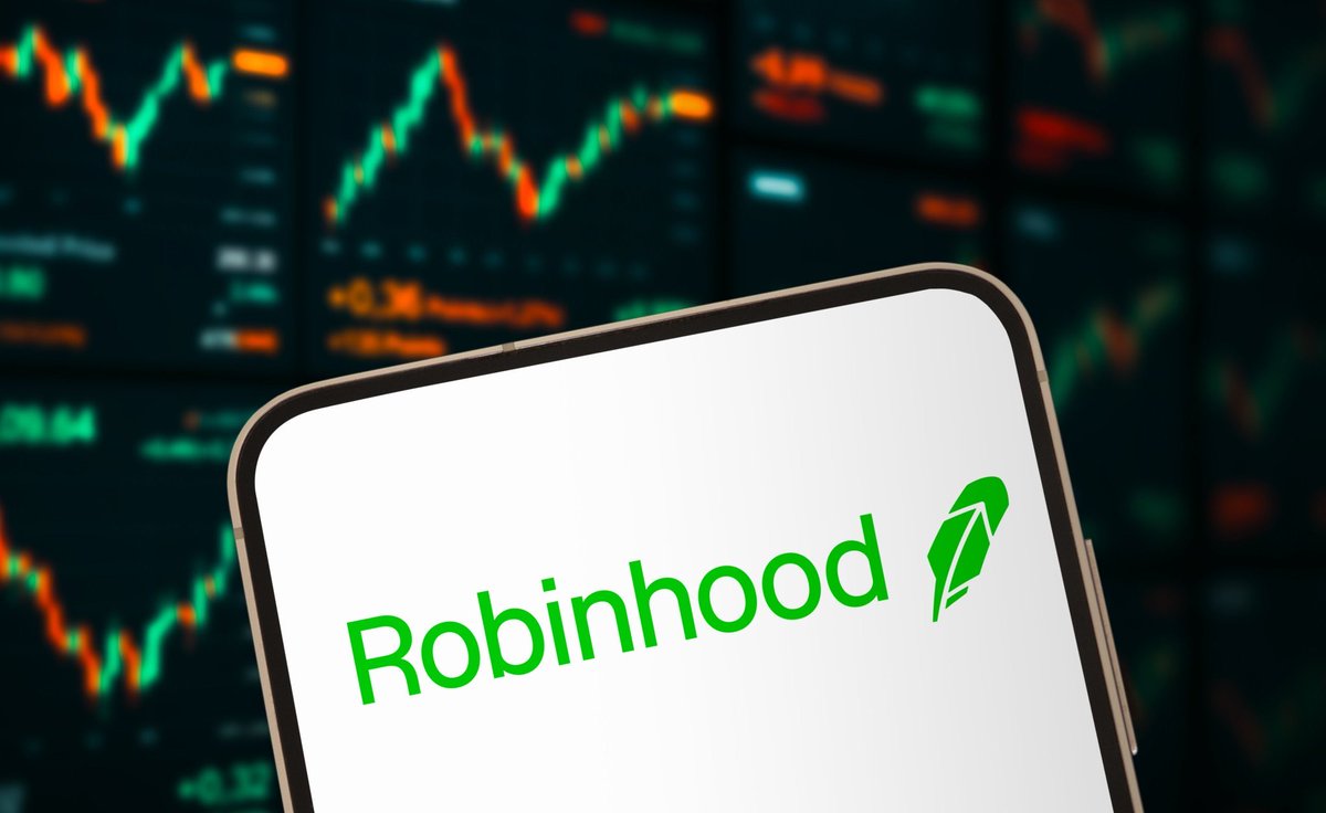 TipRanks's tweet photo. ⬆️Morgan Stanley upgraded Robinhood $HOOD to Overweight from Equal-Weight and raised its price target to $150 from $124. https://t.co/H7BxgpC5GZ
