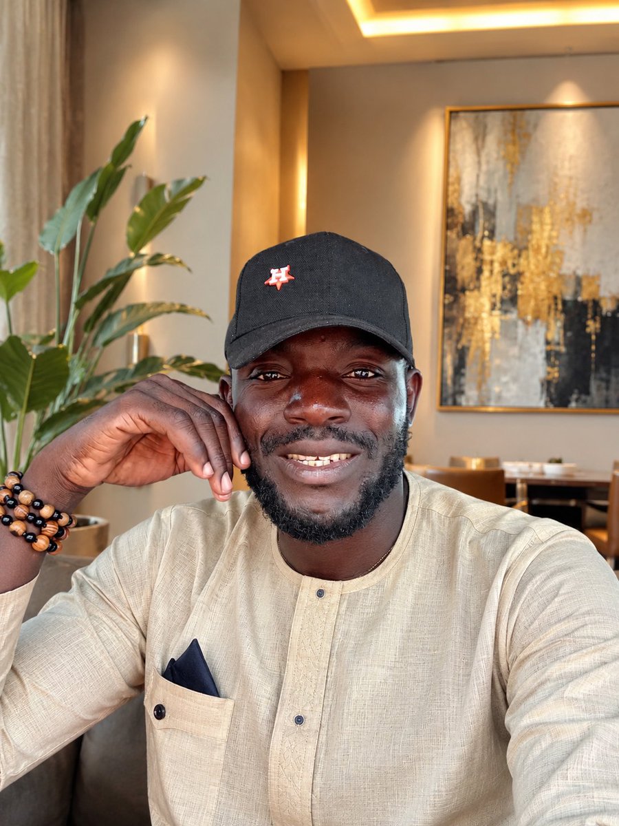 GNdibia's tweet photo. Living a good life isn’t about having everything; it’s about having love in your heart, peace in your mind, and gratitude for every moment. ❤️🕊️
Choose genuine love over drama, peace over arguments, and happiness over the opinions of others. https://t.co/Jp3aMiyYaS