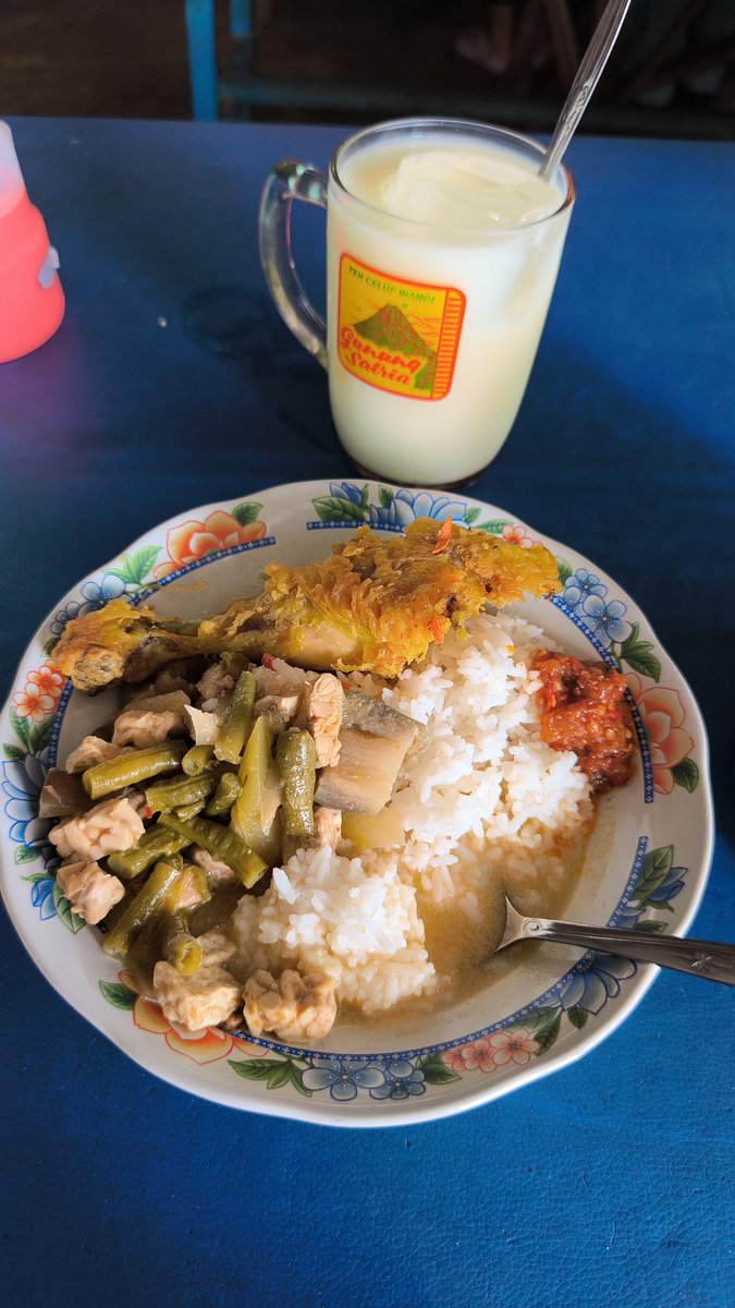 1nykim's tweet photo. @skipbreakfast_ makan sayur lodeh wkwk https://t.co/cl0c0oPyDC