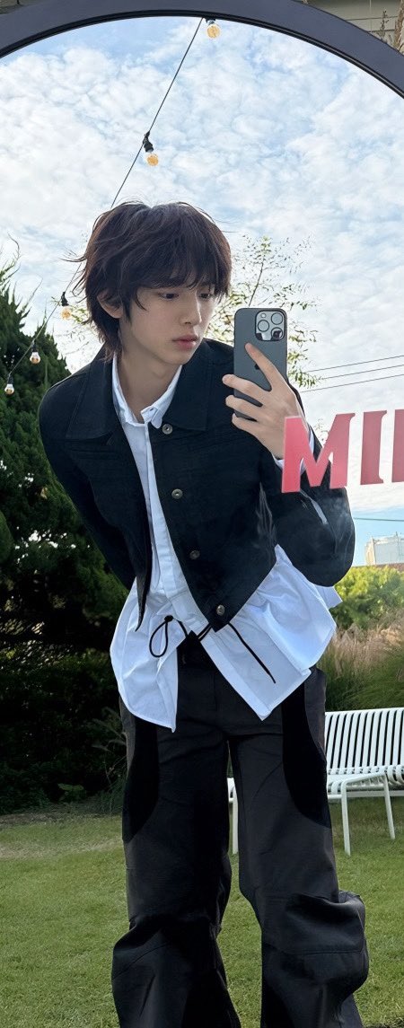 sayourtoge's tweet photo. suka banget ngeliat jju pake outfit kaya gini 🤏🏻 https://t.co/xmqSlLbuZn