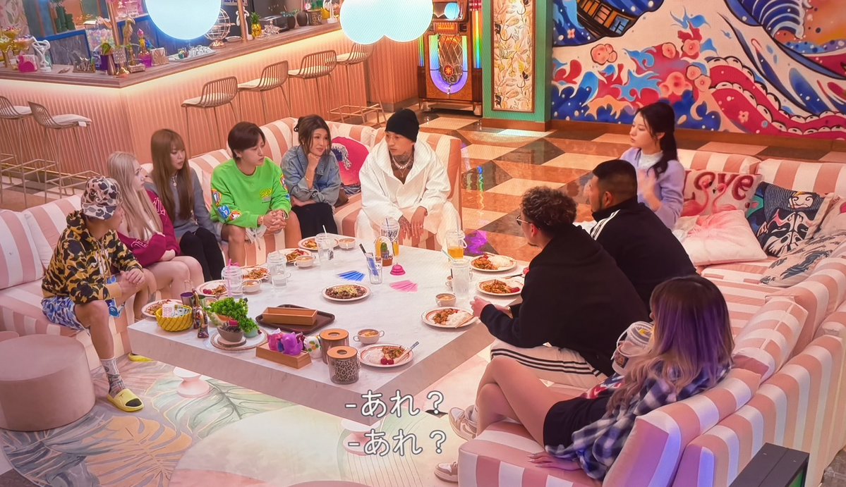 sensan888's tweet photo. 女子メンバーが夜ご飯を
みみ（ルナちゃん）の1人だけ作らんのヤバイ。
さすがに引く

人間性終わりすぎちゃう？😃

#ラヴ上等 #ラヴ上等2 #ラブ上等 https://t.co/VoRaCK6XpT